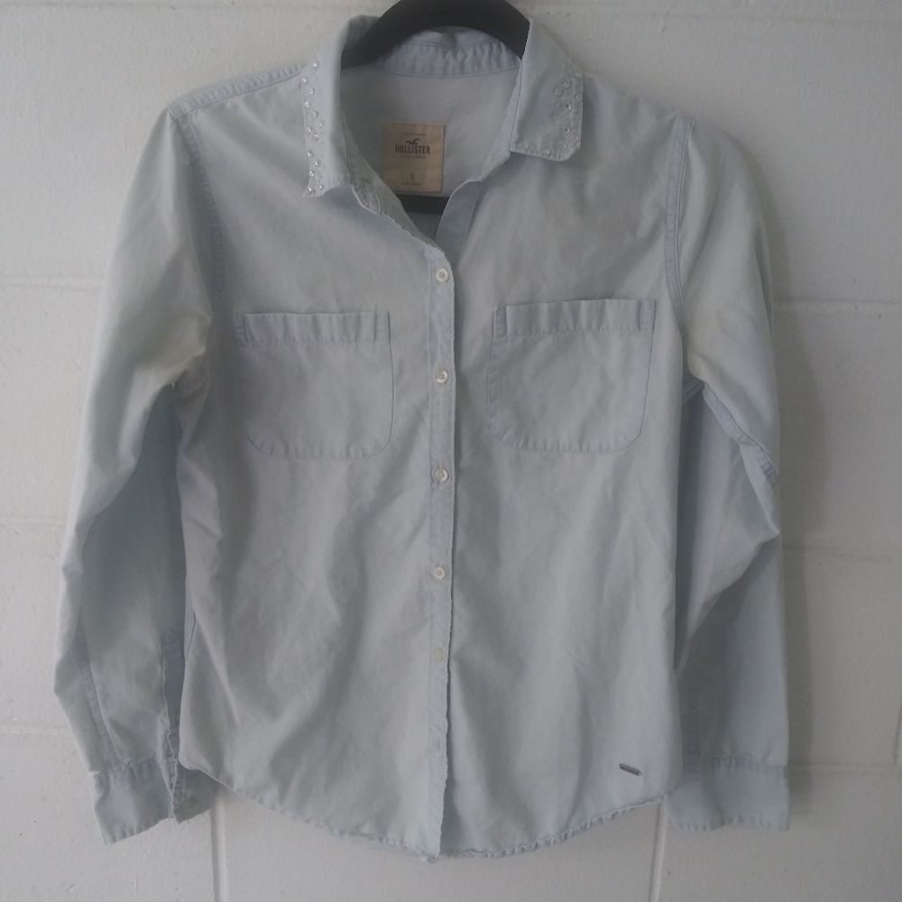Hollister Beaded Collar Light Denim Button Top Size S